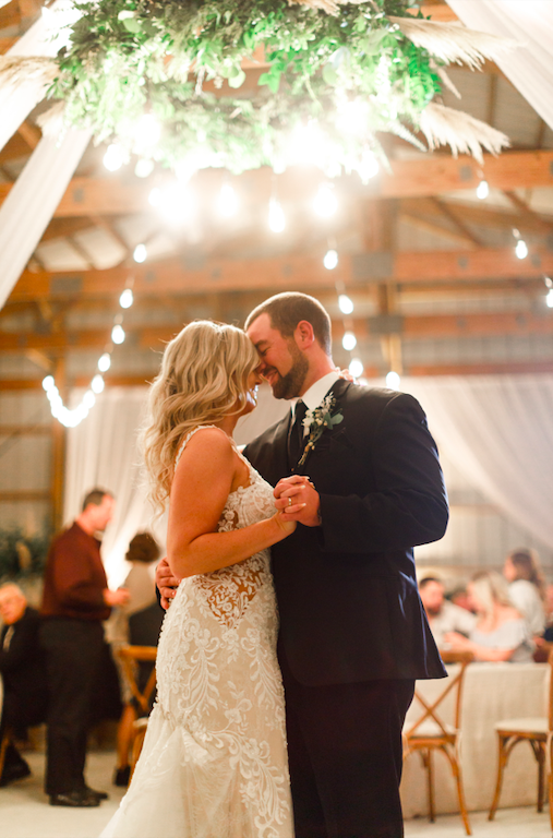 Sweet first dance with bride and groom.